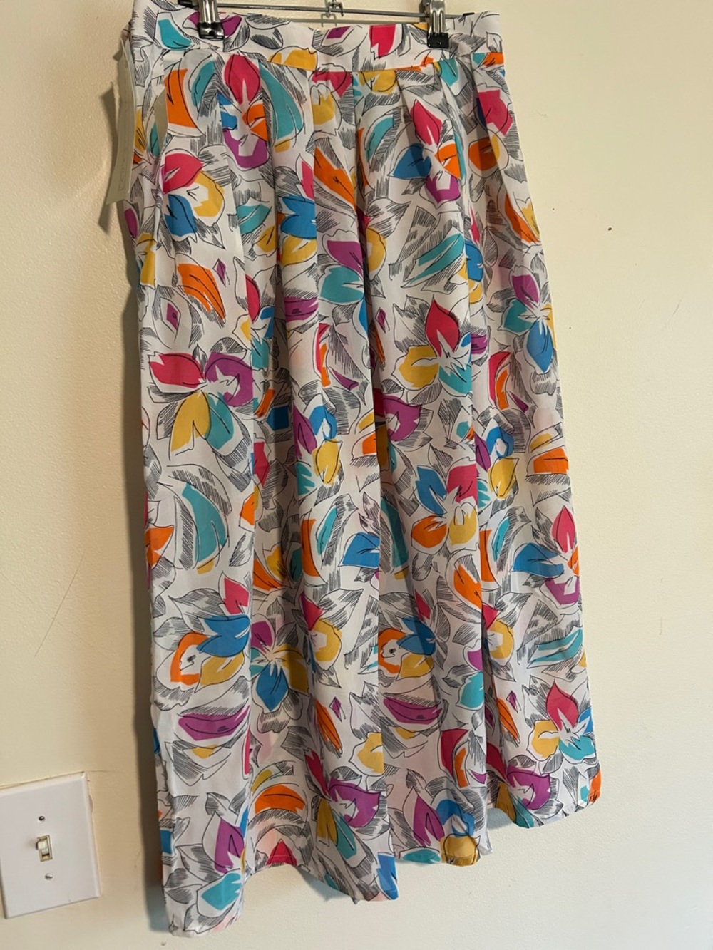 Vintage NWT Laura & Jayne Multicolor Floral Maxi Skirt - Breezy White Base - Picture 9 of 10